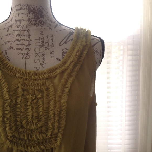 Anne Klein dressy sleeveless top. - Picture 2 of 5